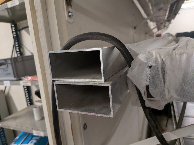 Partij aluminium en kunststof profielen - afbeelding 20 van  36