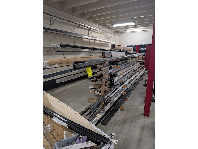 Partij aluminium en kunststof profielen - afbeelding 12 van  36