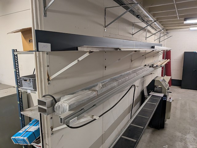 Partij aluminium en kunststof profielen - afbeelding 23 van  36