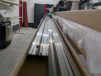 Partij aluminium en kunststof profielen - afbeelding 34 van  36