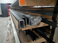 Partij aluminium en kunststof profielen - afbeelding 35 van  36