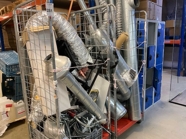 Partij aluminium en pvc - afbeelding 1 van  18
