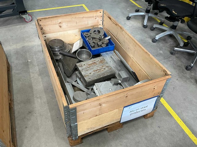 Partij aluminium en staal - afbeelding 1 van  6
