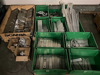 Partij aluminium hoekstukken en profielen - afbeelding 1 van  8