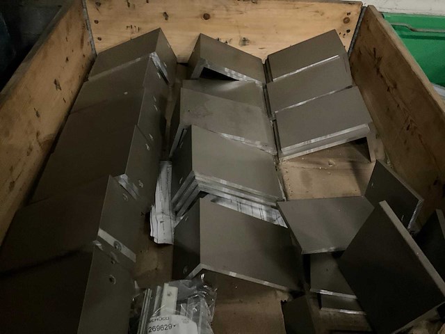 Partij aluminium hoekstukken en profielen - afbeelding 5 van  8