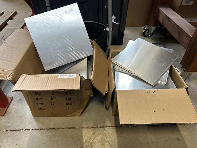 Partij aluminium platen - afbeelding 1 van  5