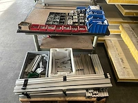 Partij aluminium profiel met toebehoren