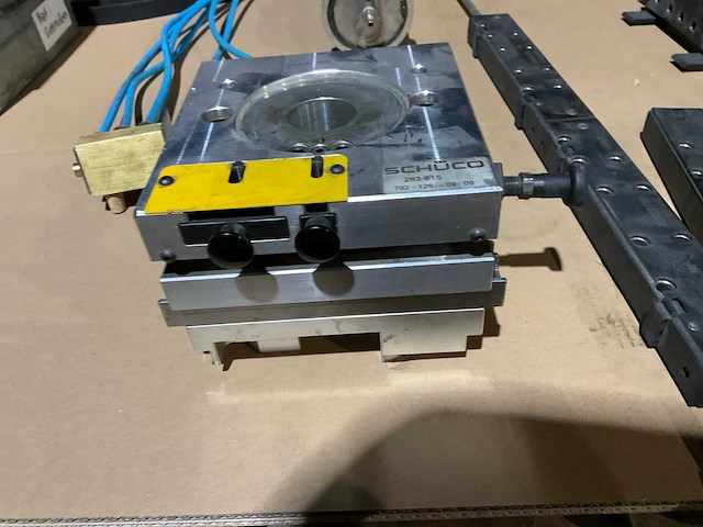 Partij aluminium profielbewerking - afbeelding 2 van  23