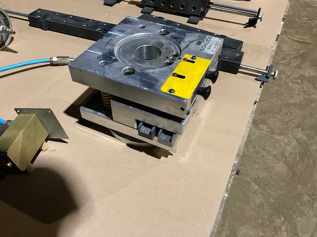 Partij aluminium profielbewerking - afbeelding 22 van  23