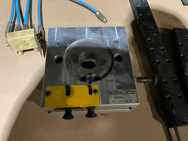 Partij aluminium profielbewerking - afbeelding 23 van  23