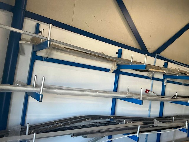 Partij aluminium profielen en restanten - afbeelding 1 van  1