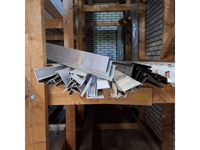 Partij aluminium profielen in 2x vak - afbeelding 7 van  13