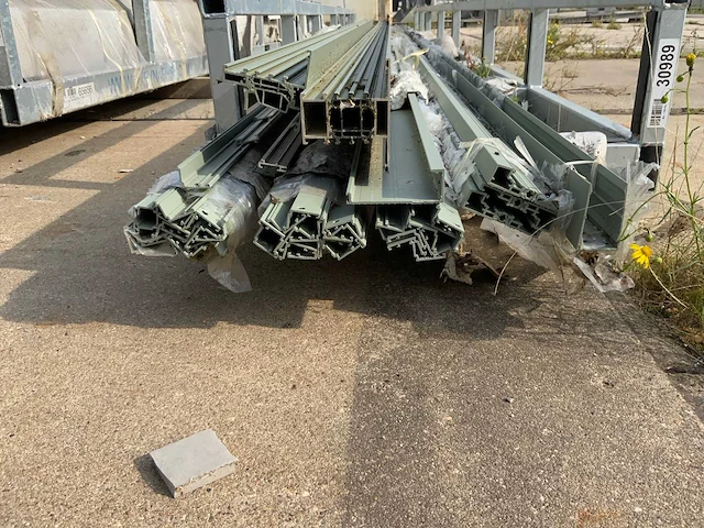 Partij aluminium profielen in bok (3x) - afbeelding 9 van  17