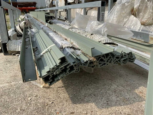 Partij aluminium profielen in bok (3x) - afbeelding 12 van  17