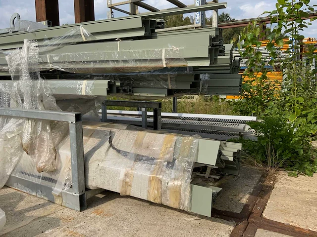Partij aluminium profielen in bok (3x) - afbeelding 13 van  17