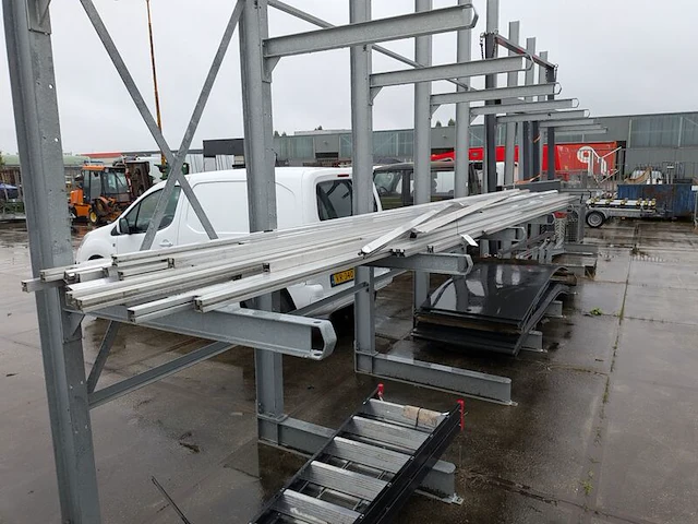 Partij aluminium profielen / montagerails - afbeelding 1 van  3