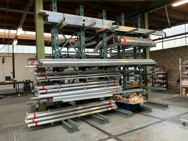 Partij aluminium profielen - afbeelding 2 van  9