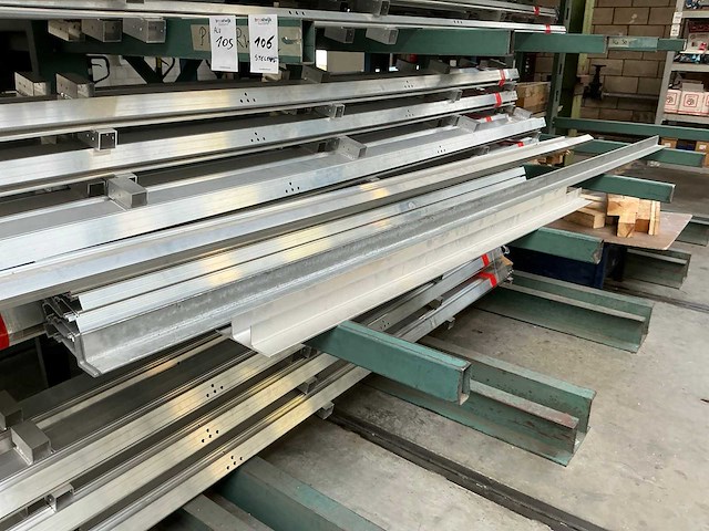 Partij aluminium profielen - afbeelding 8 van  9