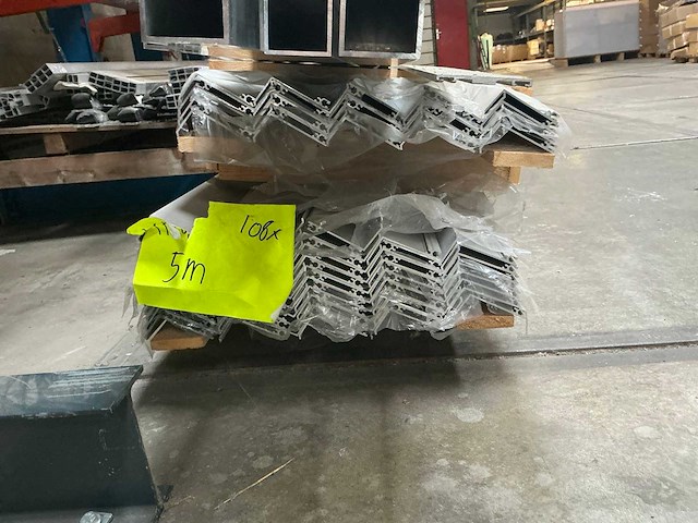 Partij aluminium profielen - afbeelding 25 van  26