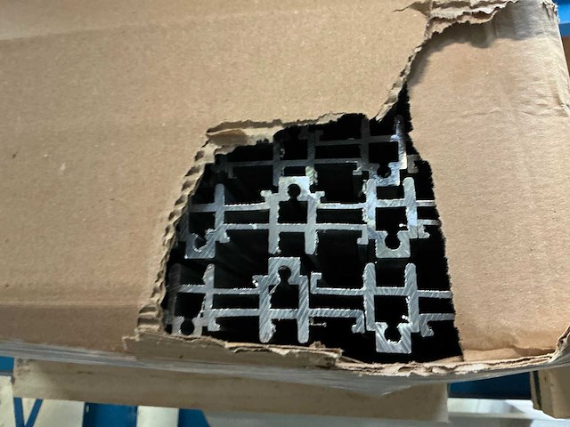 Partij aluminium profielen - afbeelding 6 van  15