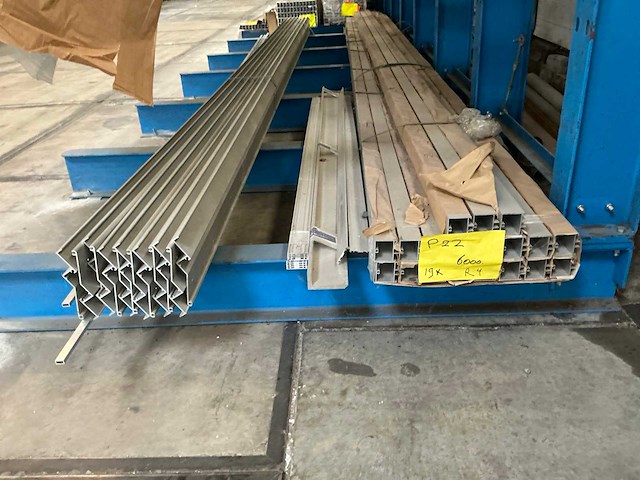 Partij aluminium profielen - afbeelding 10 van  15