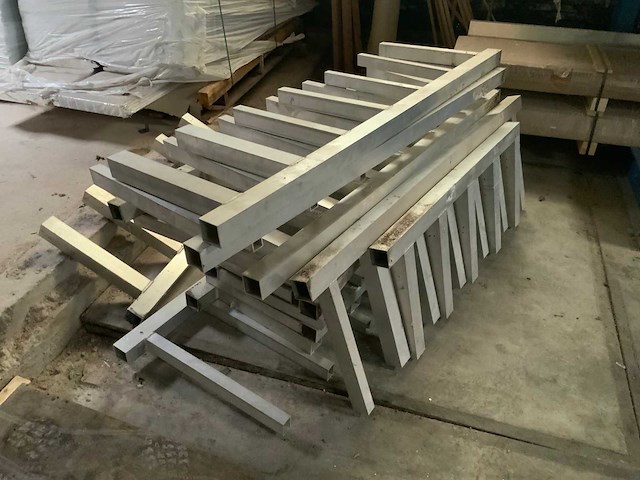 Partij aluminium profielen - afbeelding 13 van  22