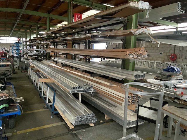 Partij aluminium profielen - afbeelding 1 van  9