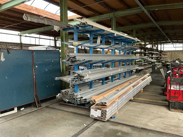 Partij aluminium profielen - afbeelding 1 van  12