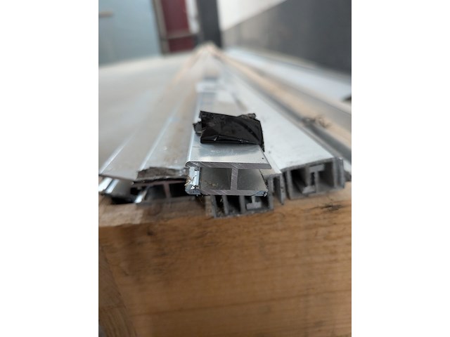 Partij aluminium profielen - afbeelding 3 van  9