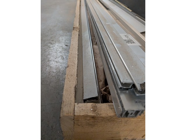 Partij aluminium profielen - afbeelding 4 van  9