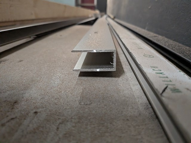 Partij aluminium profielen - afbeelding 6 van  9