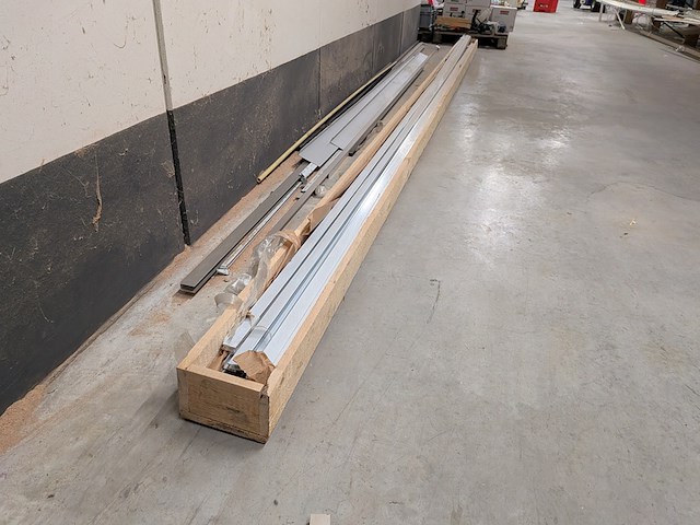 Partij aluminium profielen - afbeelding 8 van  9