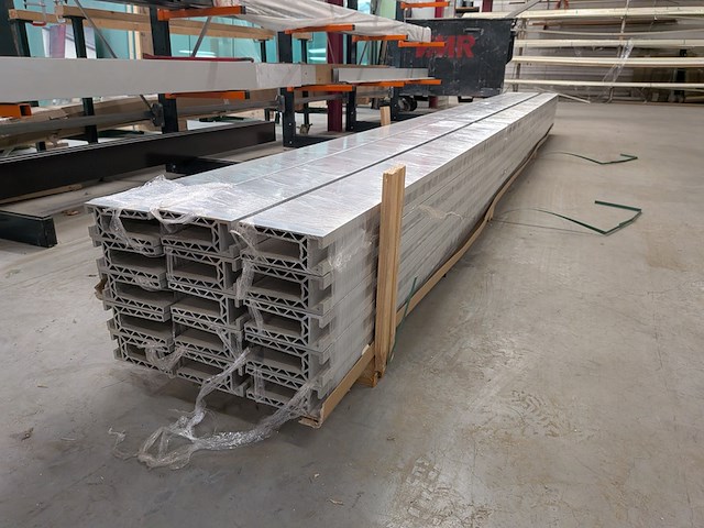 Partij aluminium profielen - afbeelding 12 van  28