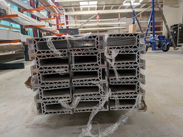 Partij aluminium profielen - afbeelding 25 van  28