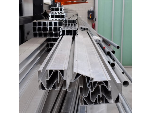 Partij aluminium profielen - afbeelding 6 van  26