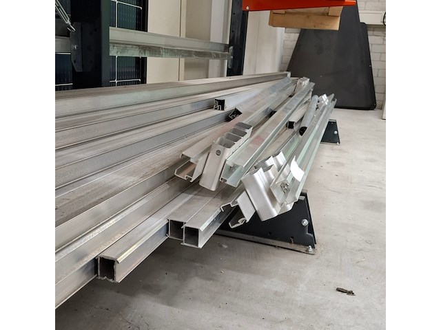 Partij aluminium profielen - afbeelding 22 van  31