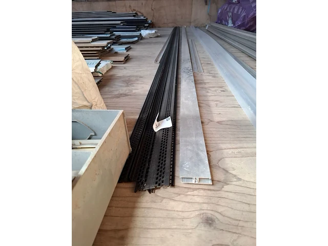 Partij aluminium profielen - afbeelding 2 van  6