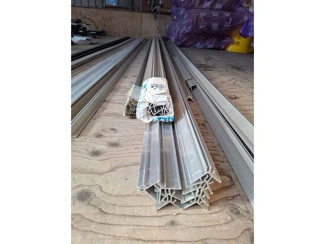 Partij aluminium profielen - afbeelding 4 van  6