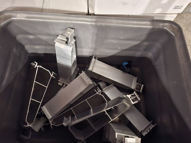 Partij aluminium rail montage en toebehoren - afbeelding 2 van  11