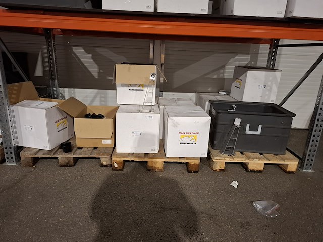 Partij aluminium rail montage en toebehoren - afbeelding 1 van  11