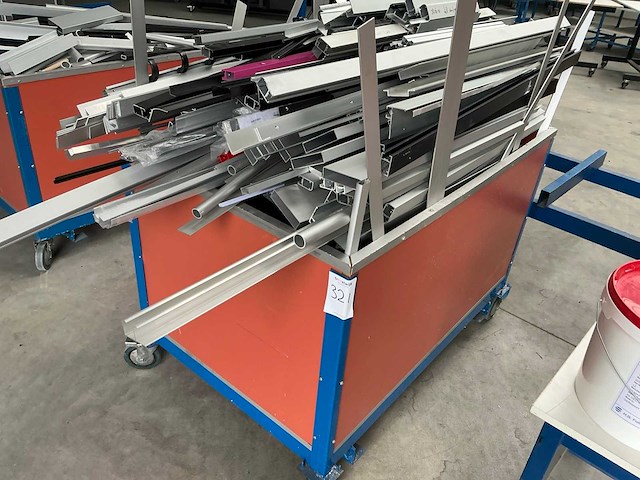 Partij aluminium restanten inclusief 2 karren - afbeelding 6 van  6