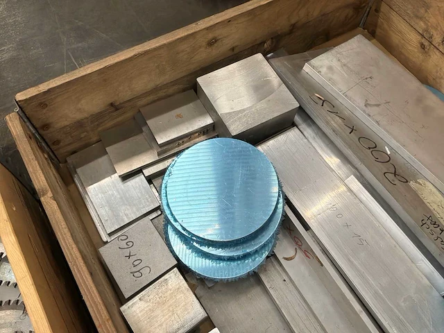 Partij aluminium reststukken - afbeelding 4 van  5