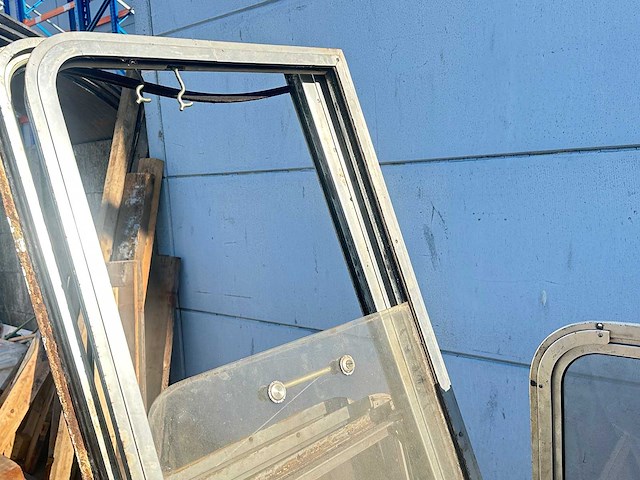 Partij aluminium scheepsramen - afbeelding 5 van  5