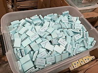 Partij aluminium scheermesjes met houder - afbeelding 7 van  10