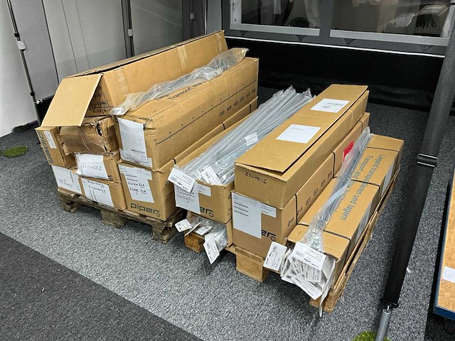 Partij aluminium & stalen frameversterkingen - afbeelding 1 van  8