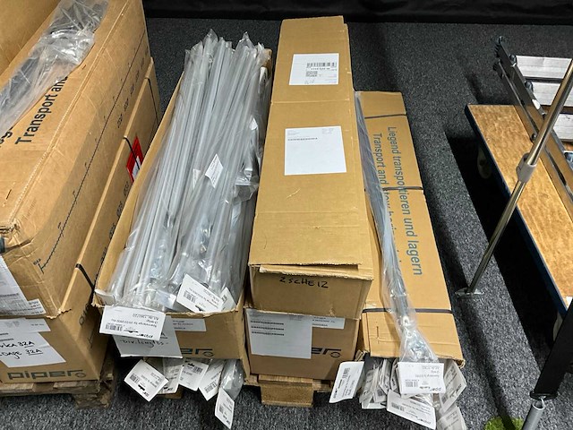 Partij aluminium & stalen frameversterkingen - afbeelding 2 van  8