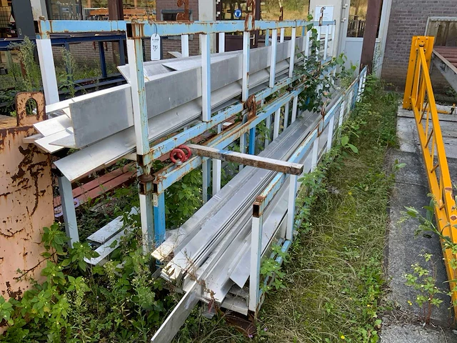Partij aluminium - afbeelding 1 van  7