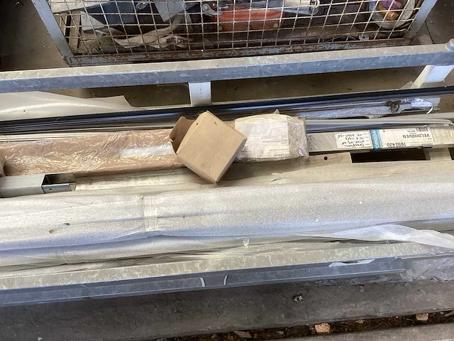 Partij aluminiumprofielen - afbeelding 2 van  14
