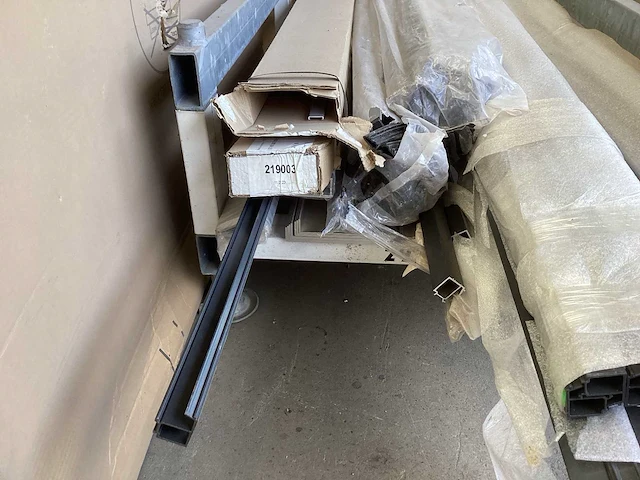 Partij aluminiumprofielen - afbeelding 4 van  14