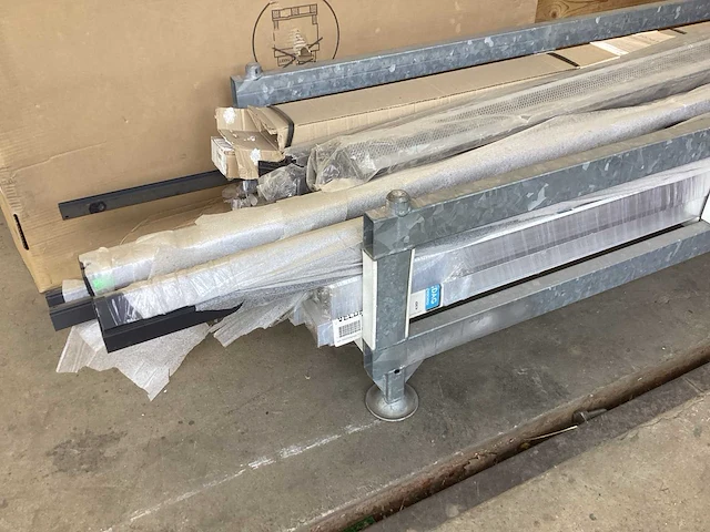 Partij aluminiumprofielen - afbeelding 9 van  14